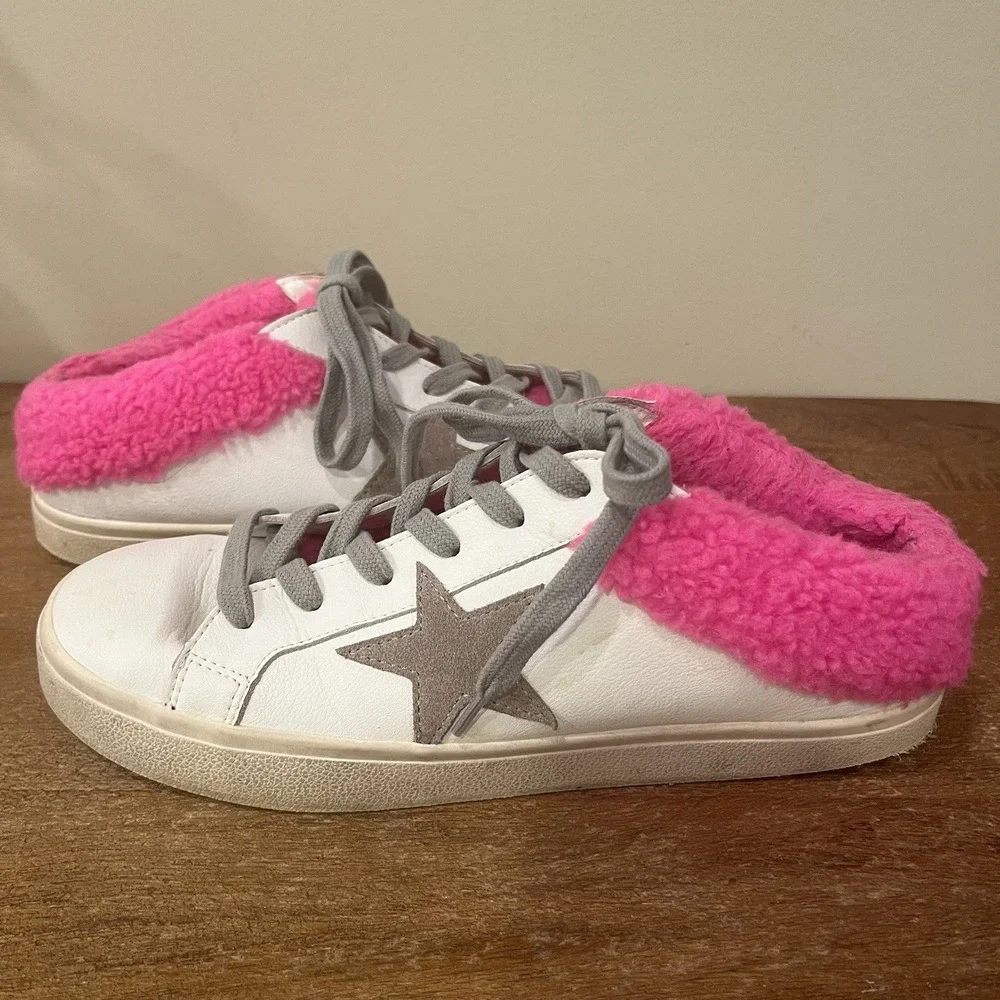 Steve Madden Polaris Sherpa Fashion Sneaker Shoes‎ White Pink Faux Fur Y2K ~7.5